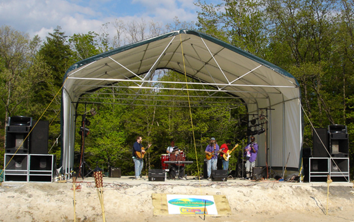 Image of the stage at the Kind Fest
